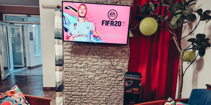 Využívat můžete také hernu s PlayStation. 