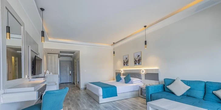 Na výběr máte z pokojů Premium (52 m²) s bočním či přímým výhledem na moře, nebo Premium Beach Front v bezprostřední blízkosti pláže.