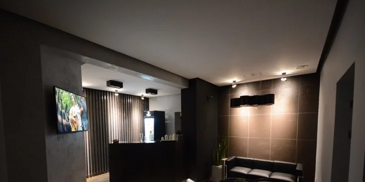 Před budovou wellness centra je parkoviště, kde můžete nechat svůj vůz.