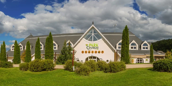 Park Centrum - hlavná budova, kde sa nachádza recepcia a skoro všetky služby