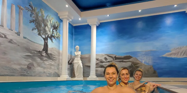 V rámci romantického balíčku se těšte na svíčky, výzdobu z růží i lahev sektu. 