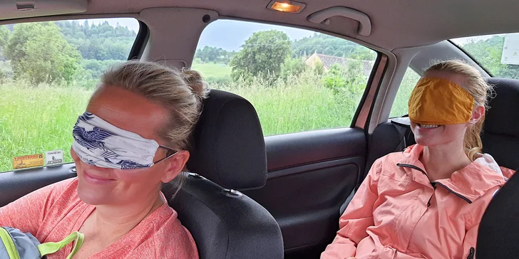 Na začátku tohohle outdoor dobrodružství vám zavážou oči a odvezou vás na neznámé místo. 