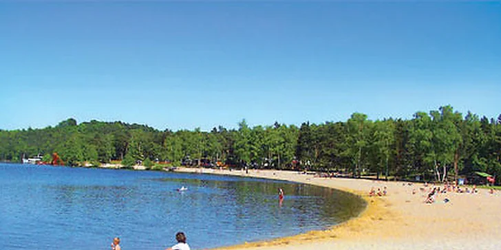 Máchovo jezero je stále jeden z nejvyhledávanějších cílů.