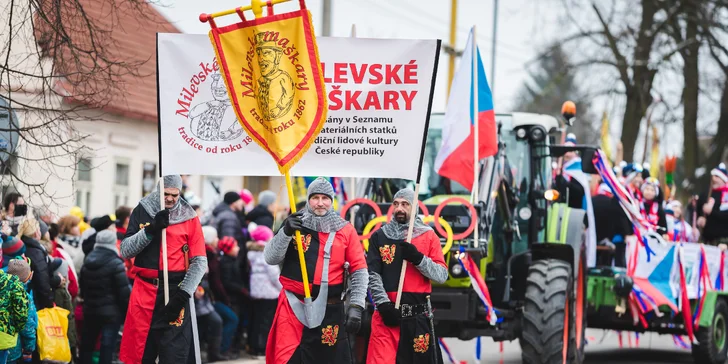 Masopustní průvod vychází od Domu kultury a prochází městem až na náměstí E. Beneše.