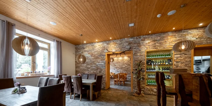 A protože vám po jízdě jistě vyhládne, spojte adrenalin s návštěvou místní restaurace a třeba skočte i do wellness.