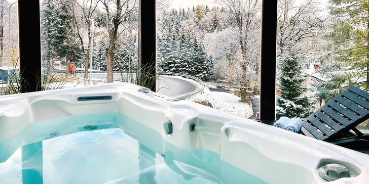 V ponuke je možnosť s 45-minútovým vstupom do privátneho spa s panoramatickým výhľadom.