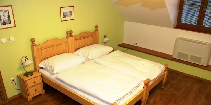 V apartmánech jsou oddělené ložnice, obývací prostor a kuchyňka.