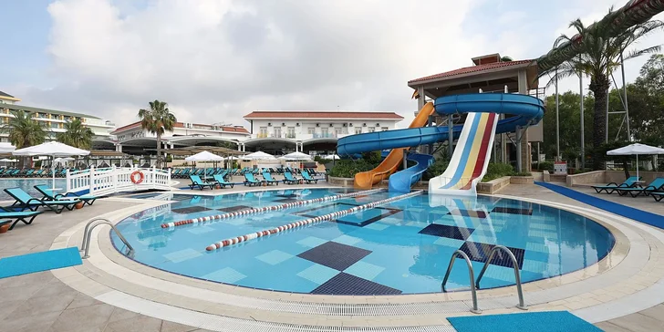 Můžete se zúčastnit i lekcí aqua aerobiku. 
