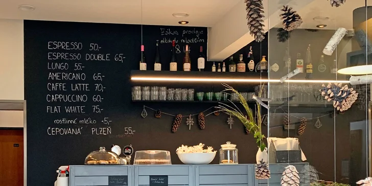 Čeká vás posezení v Bystro Cafe s atmosférou ideální nejen pro zahřátí, ale i pro romantické rande nebo tiché zastavení o samotě.
