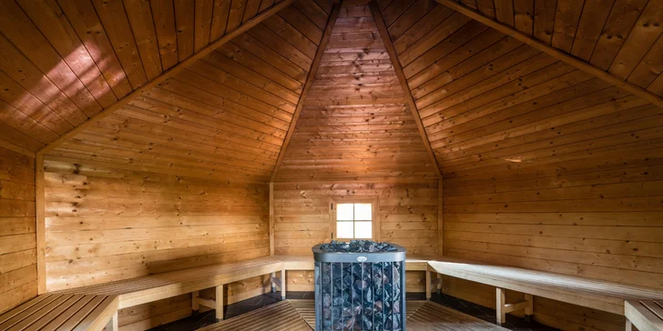 SAUNA Paradise je unikátny komplex sáun, vodných a parných kúpeľov s výhradne prírodnými látkami.