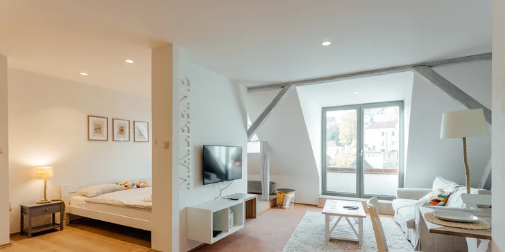 V budove nie je výťah, do apartmánu sa tak dostanete peši po schodisku.