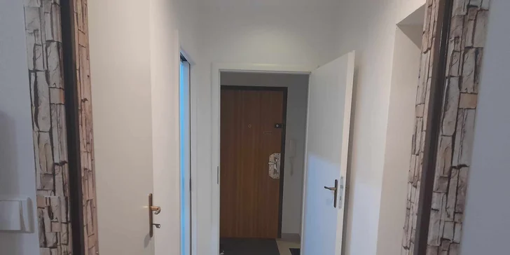 Salon najdete poblíž zastávky Finanční úřad.