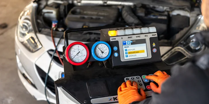 Servis a doplnenie klimatizácie chladivom R134a a dezinfekcia ozónom