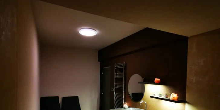 Pokud jedete z daleka, zůstaňte na noc. Ubytování v hotelu máte za zvýhodněnou cenu. 