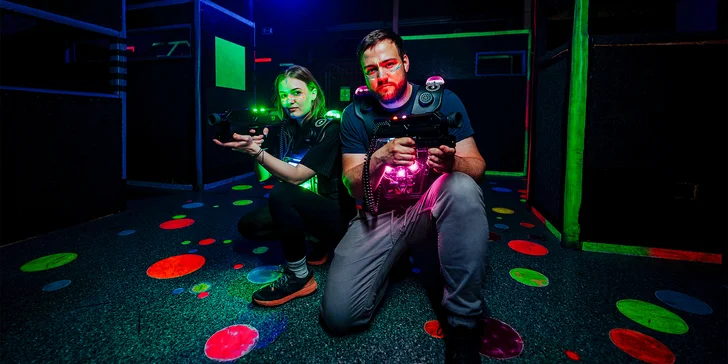 S přáteli za adrenalinem: 12 min. lasergame ve 400 m² velké aréně