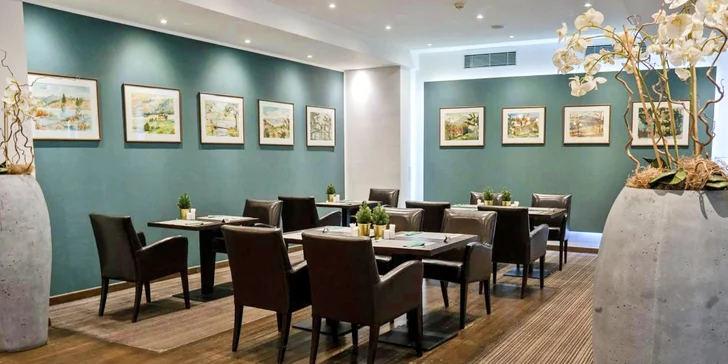 Z restaurace je krásný výhled na řeku Teplou.
