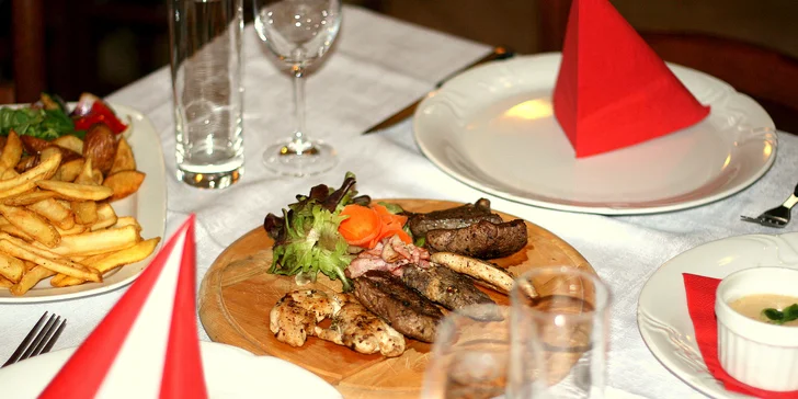 Otevřený voucher na jídlo i pití v restauraci Radniční sklípek: 500 nebo 1000 Kč