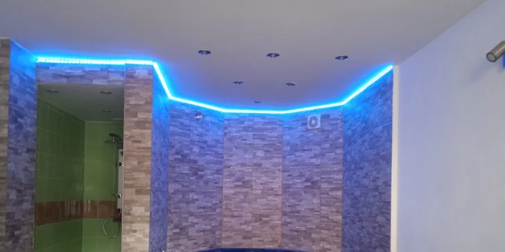 Za příplatek si můžete zarezervovat whirlpool vanu s infra saunou.