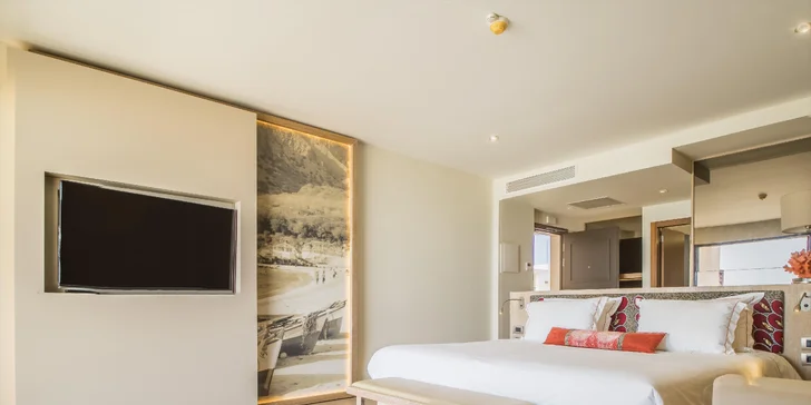 Za příplatek si můžete dopřát prostornější Junior suite (cca 43 m²) s pohovkou navíc.