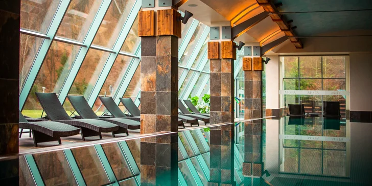 Wellness pobyt v Malých Beskydech: snídaně či polopenze, bazén, sauny, vířivka i venkovní atrakce