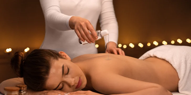 Doprajte si napríklad relaxačnú olejovú masáž, ktorá je jemnejšia ako klasická masáž