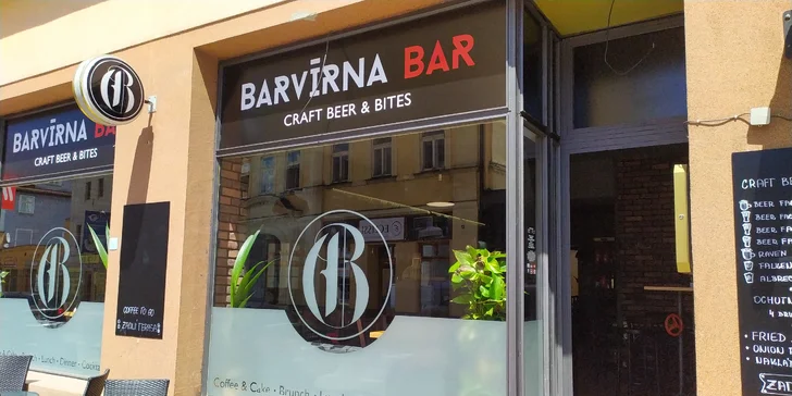 Restaurace má otevřeno od 10:00 do 23:00 (o víkendu až do jedné ráno), vaří se do devíti. 