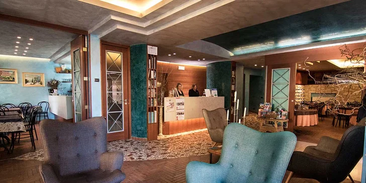 V hotelu uvidíte i náznaky středověké budovy: silné zdi a široké oblouky. 