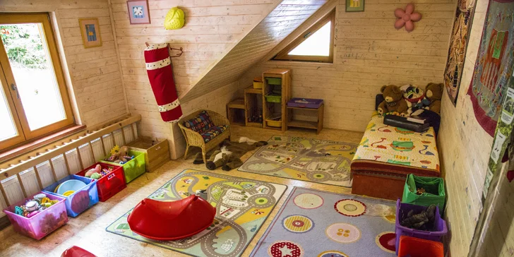 Pohodu si tu užijete i s dětmi. Mají tu pro ně připravený koutek. A děti do 2,9 let s vámi budou spát zdarma na přistýlce.