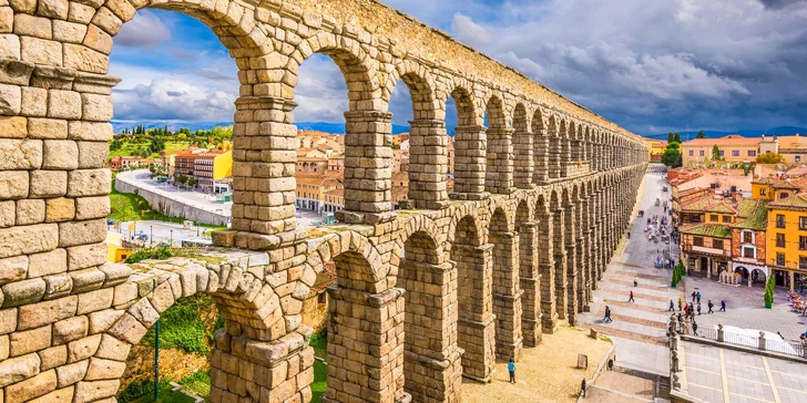 Za adventem do Madridu: 3 noci, letenka, průvodce i výlet do středověkého města Segovia