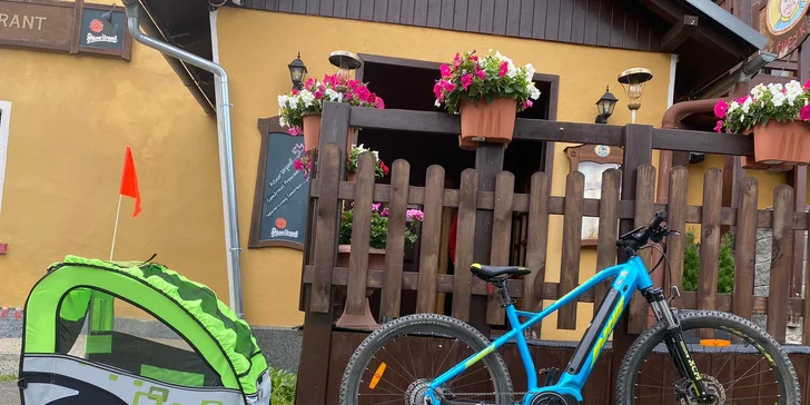Čaká vás tiež príjemná zľava na zapožičanie elektrobicyklov (vrátane možnosti zapožičania vozíka na dieťa).