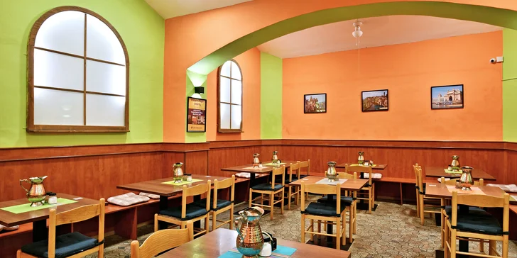 Restauraci najdete na Jindřišské naproti hlavní pošty.
