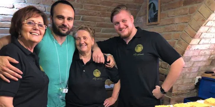 Ve sklípcích vás čeká i občerstvení.
