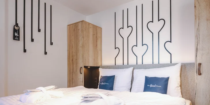 Superior Suite má i oddělenou ložnici a plně vybavenou kuchyni. 