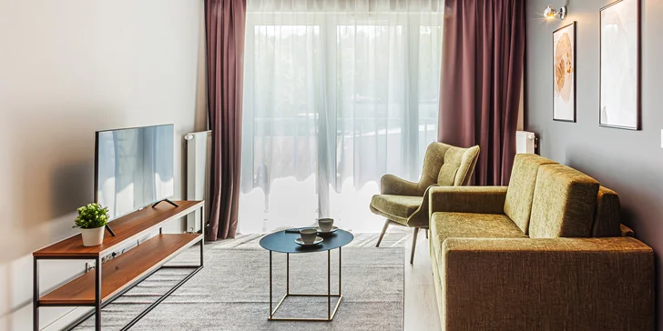 Po svém příjezdu odložíte kufry v apartmánu dle výběru (na fotce Deluxe).