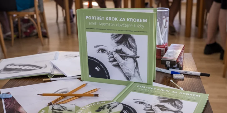 Na kurzu si můžete zakoupit knihu "Portrét krok za krokem s DVD" se slevou 100 Kč. 