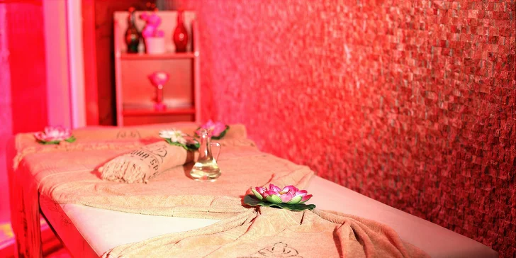 Za poplatek si můžete dopřát hýčkání v profi spa centru, kosmetiku, peeling nebo masáž.