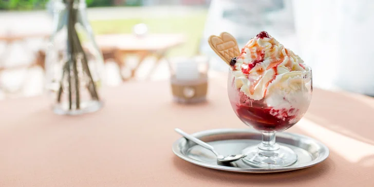 Oslaďte si deň zákuskom s kávou, zmrzlinou, limonádou či drinkom z cukrárne Dolce Affare