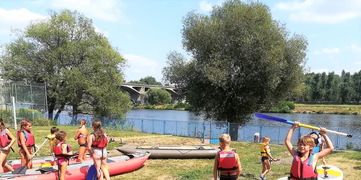 Tábor je zaměřen na základní sportovní dovednosti, koordinaci, inline bruslení, kola, kanoistiku a jiné sporty.