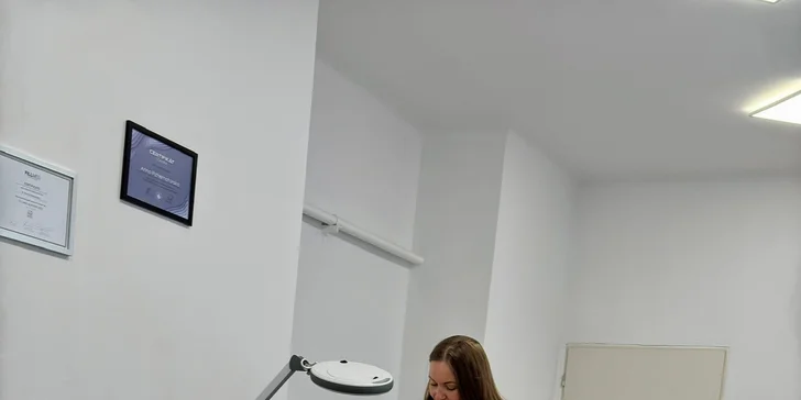 Salon najdete jen 130 m od zastávky Pražského povstání.
