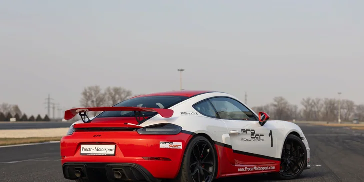 Porsche Cayman GT4