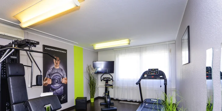 Neomezeně můžete využívat také saunu a fitness. 