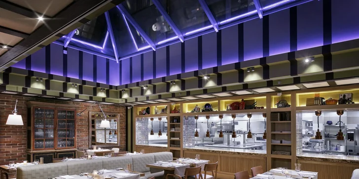 Next Door sa zase prezentuje ako moderné české bistro s otvorenou kuchyňou, vďaka ktorej uvidíte prípravu jedla na vlastné oči.