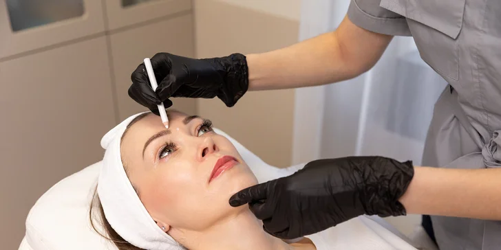 V P&P estetická medicína vás čaká aplikácia botulotoxínu prémiovej značky Alluziance.
