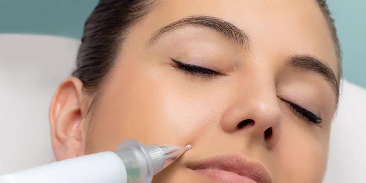 Prístroj Skinplasma care generuje plazmový tok, ktorý regeneruje biologické tkanivo a omladzuje pokožku
