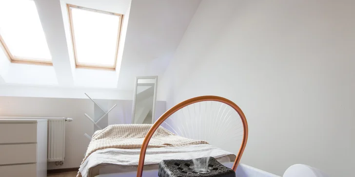Každý balíček obsahuje dôkladné čistenie a masáž hlavy, aplikáciu vyživujúcich sér, hydratačné masky či relaxačný vodný rituál. 