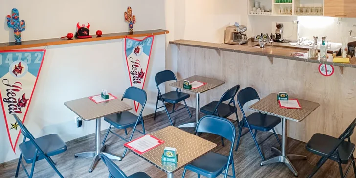 Součástí menu je také pivo Corona nebo limonáda Jarritos. Jste přece v Mexiku!