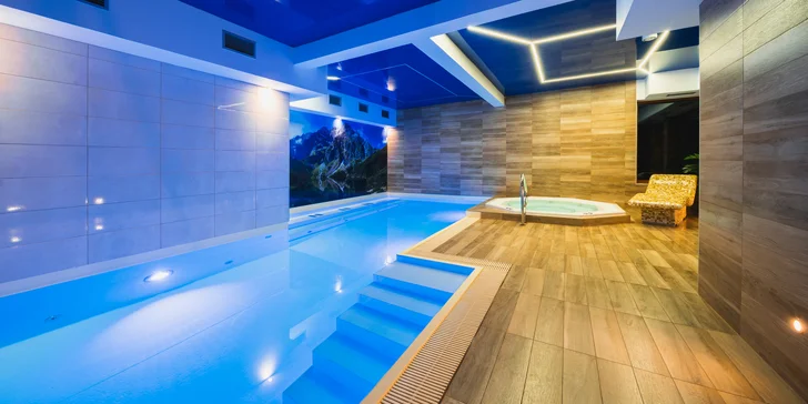 Čeká vás bohatý wellness program. V Aqua zóně si odpočinete v bazénu s výhledem na hory.