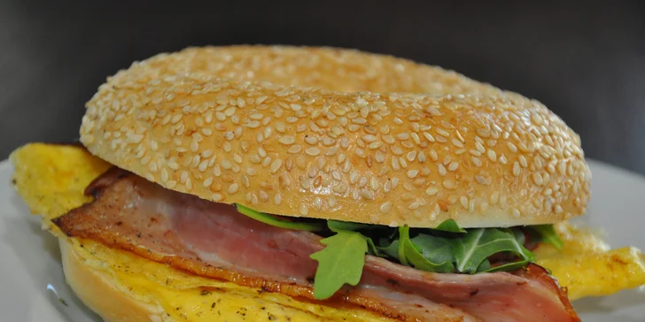 Můžete si dát snídaňový bagel...