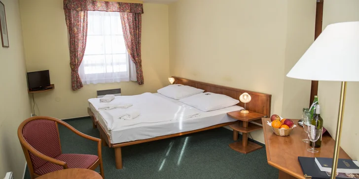 Čeká vás příjemné ubytování v hotelu Na Jezeře.