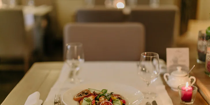 Restaurace se zaměřuje na originální recepty sestavené z regionálních surovin. 